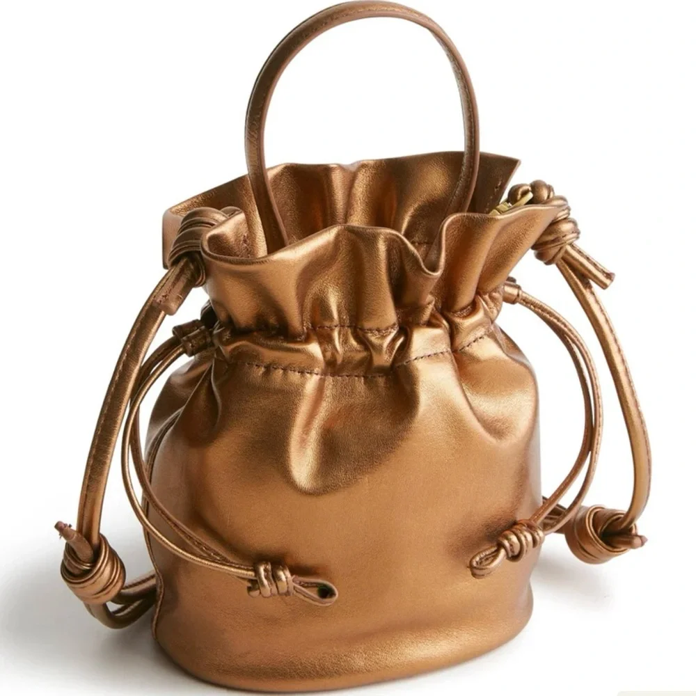 VERA BRADLEY Tilden Drawstring Crossbody Purse Handbag Bag NEVER USED LIKE NEW! - Picture 2 of 16